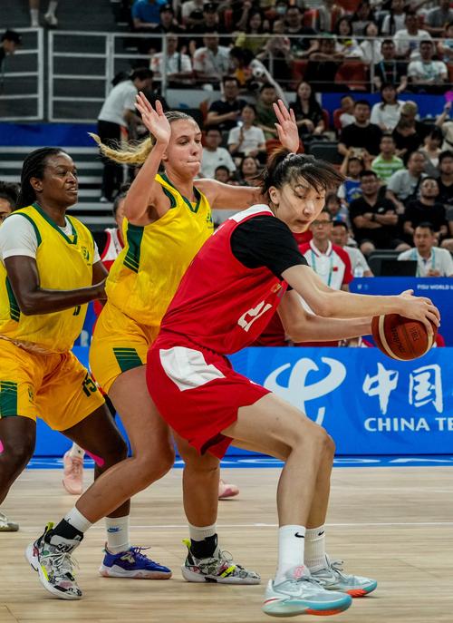 中国打巴西的篮球赛